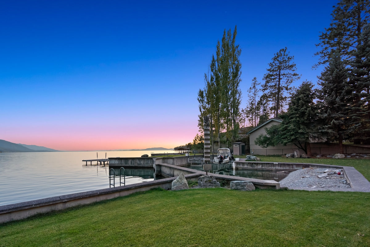 Flathead Lake Luxe Waterfront Private Cove Hottub