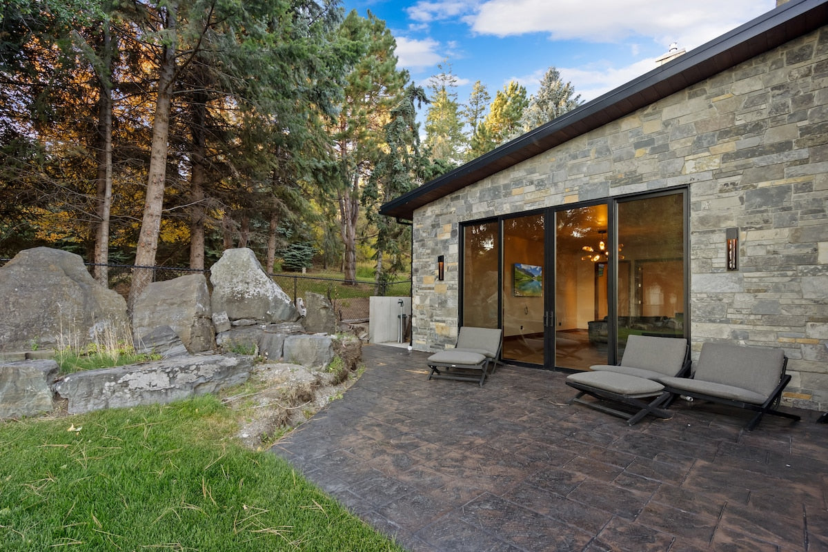 Flathead Lake Luxe Waterfront Private Cove Hottub